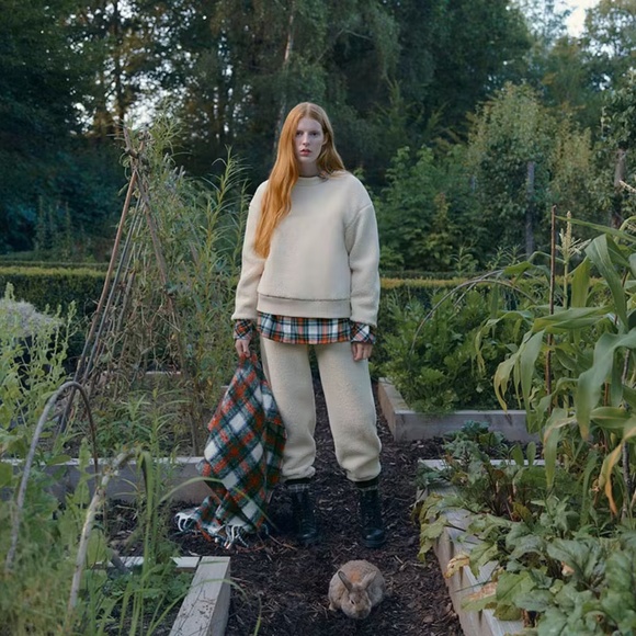 JW Anderson X Uniqlo - Picture 1 of 10